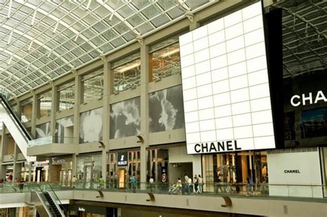 Chanel Store Locations & Opening Hours in Singapore